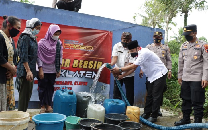Polres Klaten Beri Bantuan Air Bersih Untuk Warga Kemalang