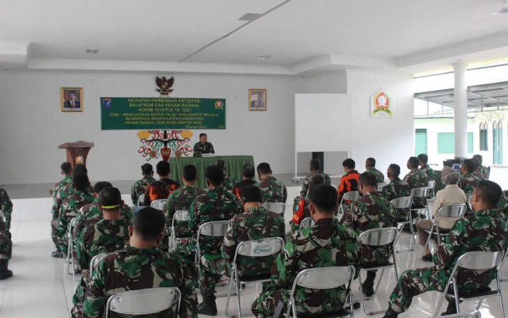 Komandan Kodim (Dandim) 1016/Palangka Raya Kolonel Inf Rofiq Yusuf, S.Sos menghimbau kepada anggotanya untuk mewaspadai bahaya laten komunis dan paham radikal, pada kegiatan Sosialisasi Balatkom dan Paham Radikalisme yang digelar di Aula Makodim 1016/Plk
