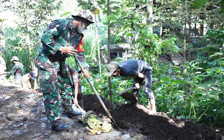 Congkelan Linggis Untuk TMMD 112