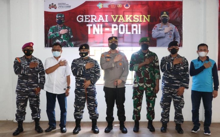 Sinergitas TNI-Polri dan Pemkab Lingga Bersama PSTMI Dabo Singkep Gelar Vaksinasi Masal