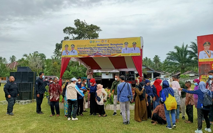 Serbuan Vaksinasi Dan Baksos Memperingati Hari Guru Nasional Dan HUT PGRI ke 76