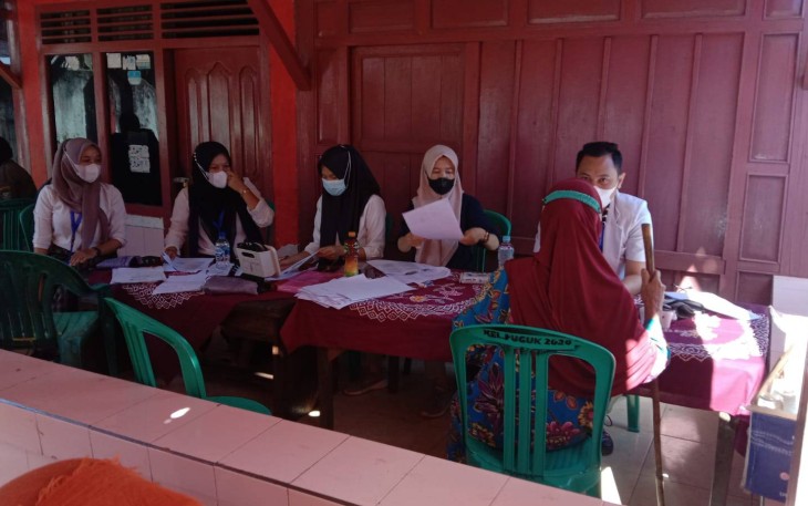 pelaksanaan vaksinasi di Desa Bakal Dalam Kecamatan Talo Kecil dan Desa Tebat Gunung Kecamatan Semidang Alas.