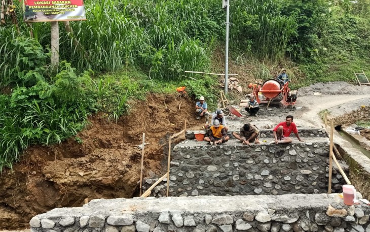 Plat Deker Hampir Tuntas 
