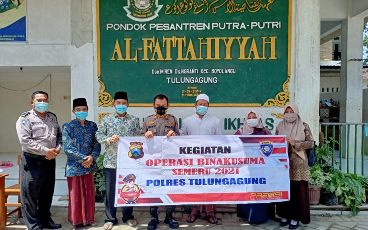 Datangi Ponpes Al-Fattahiyyah Desa Ngranti, Satbinmas Polres Tulungagung Binluh Kamtibmas dan Prokes Covid 19