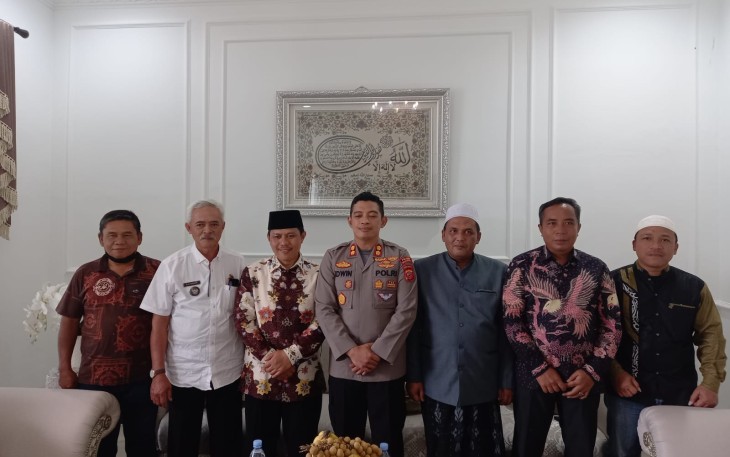 Bangun Komunikasi Dengan Tokoh Cingambul, Kapolres Majalengka Ajak Masyarakat Untuk Vaksinasi