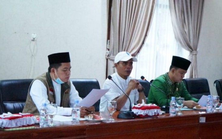 Komisi I DPRD Kota Bengkulu melakukan rapat kerja atau hearing dengan empat Organisasi Perangkat Daerah (OPD) sekaligus di ruang rapat Gading Cempaka, Kantor DPRD