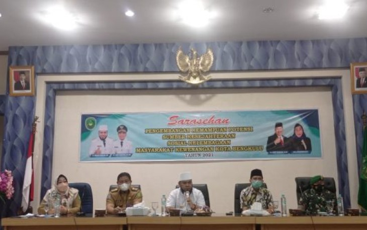 Walikota Bengkulu Helmi Hasan secara resmi membuka sarasehan bersama unsur-unsur kepemudaan Kota Bengkulu dengan topik mengenai Pengembangan Kemampuan Potensi Sumber Kesejahteraan Sosial Kelembagaan Masyarakat Kewenangan Kota Bengkulu tahun 2021