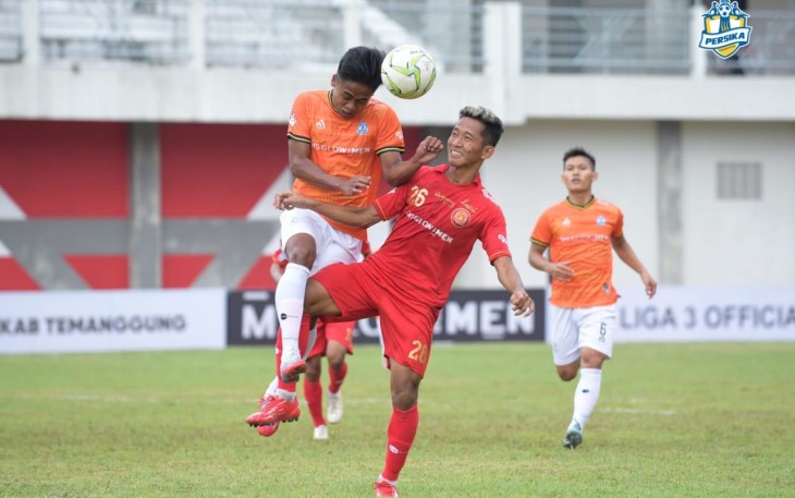 Laga Grup D Liga 3 Jateng 2021 antara Persika Karanganyar melawan Persak Kebumen, di Stadion Bumi Phala Kebumen, Jawa Tengah. (Foto : Istimewa)