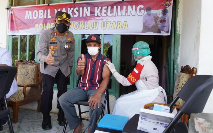Polres Bengkulu Utara Lakukan Vaksinasi Door To Door 