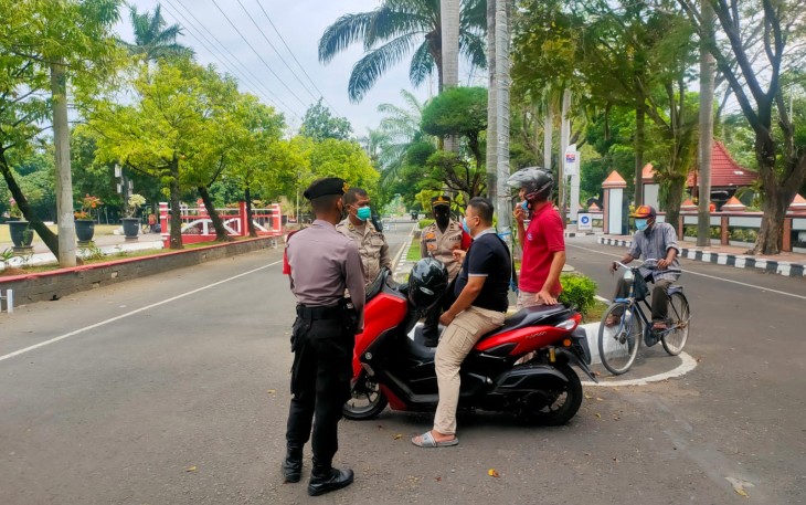 Jajaran Polres Pekalongan Kota, Polda Jaten, terus melakukan himbauan kepada warganya tetap berdisiplin mematuhi Prokes