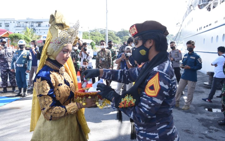 Tarian Ranup Lam Puan, Sambut Taruna AAL Satlat KJK KRI Bima Suci Saat Merapat di Sabang
