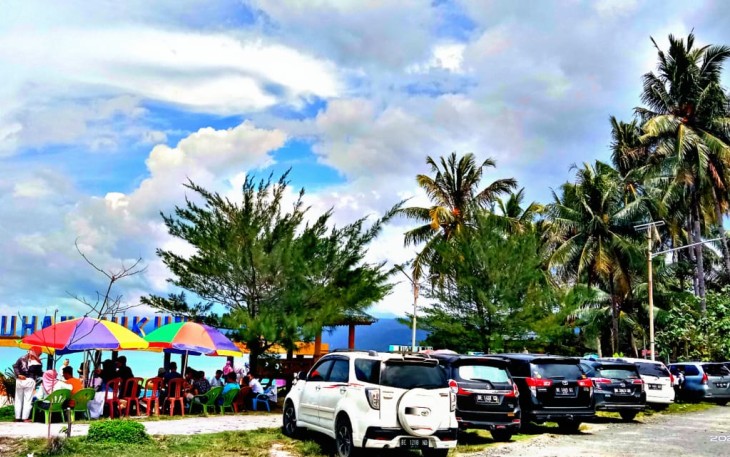 Pantai Labuhan Jukung