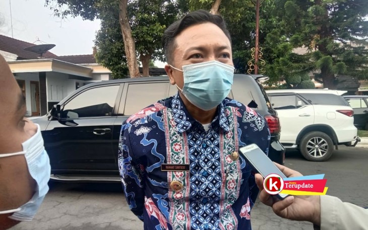 Wakil Bupati Blitar Rahmat Santoso Saat Dihubungi Awak Media (foto : Faisal NR / Klikwarta.com Blitar)