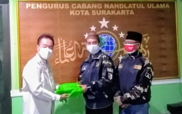 Pegiat Sosial Kota Solo Ini Sumbangkan 10 Ribu Masker, 2 Ton Beras Hingga 15 Ribu Makanan Siap Saji Untuk  Masyarakat Terdampak Perpanjangan PPKM