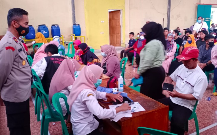 Vaksin Presisi Polres Garut Di Wilayah Polsek Cihurip
