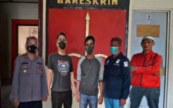  Kepolisian Polres Ogan Kemering Ilir (OKI ),Team Macan Komering Polsek Pampangan berhasil menangkap tersangka penganiayaan terhadap salah Satu Aktivis LSM yang terjadi pada hari Senin (06/12/2021)