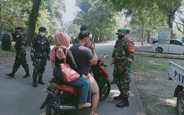 Kodim 0619/Purwakarta Patroli Pelaksanaan PPKM Di Wilayah Koramil 1905/Jatiluhur