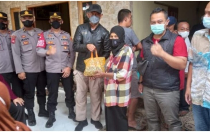 Bersama Polres Garut, Lurah Kota Wetan Kembali Gencarkan Vaksin Dor to Dor Lansia