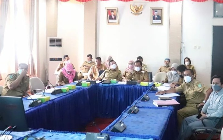 Bupati Hadiri Monitoring, Evaluasi MC Dan MONEV Bersama KPK Melalui Vidio Conference