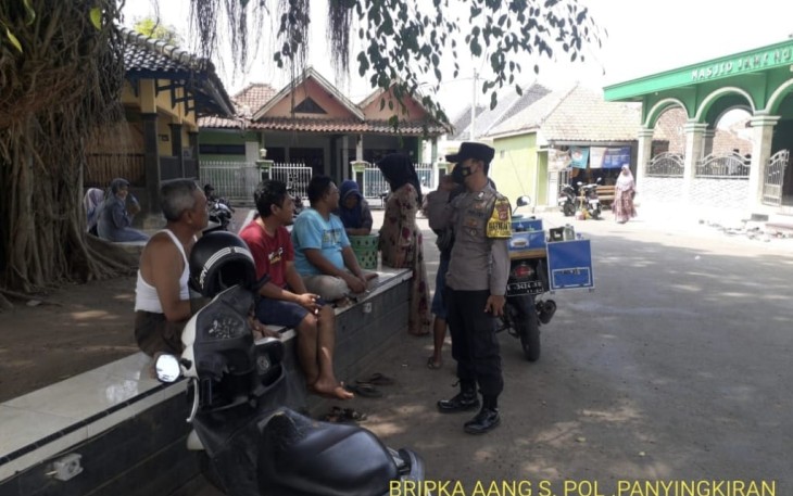 Patroli Dialogis Bhabinkamtibmas Polsek Panyingkiran Himbau Warga Untuk Patuhi Prokes