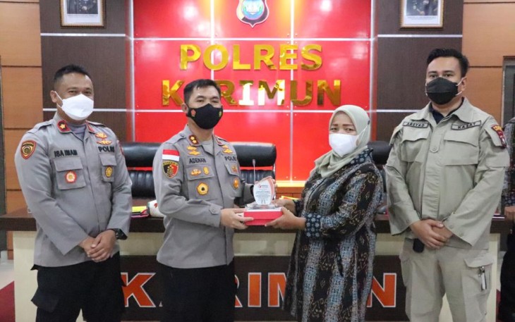 Kapolres Karimun Terima Penghargaan Dari Bawaslu Karimun