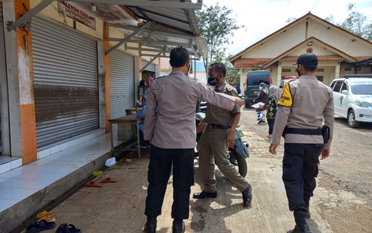 Polsek Malausma - Polres Majalengka, Tekan Penyebaran Covid -19, Bersama Muspika Laksanakan Ops Yustisi