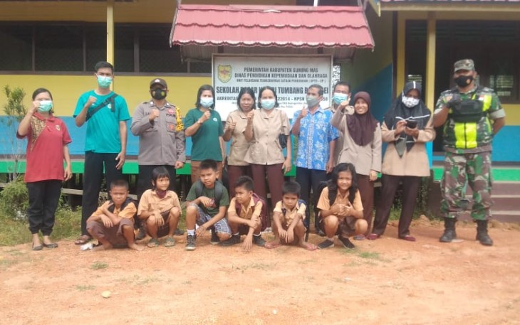 Babinsa Koramil Rungan Dampingi Advokasi dan Sosialisasi Vaksinasi Usia 6-11 Tahun