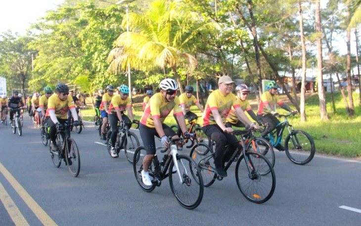  Fun Bike dalam rangka HUT Bhayangkara ke 76 di Lapangan Rekonfu Polda Bengkulu Minggu (19/6/2022).