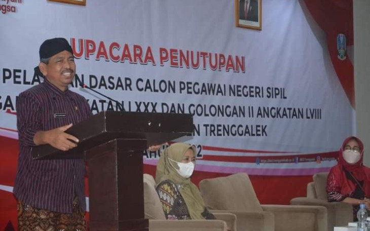 Sekda Trenggalek, Drs. Edy Soepriyanto, saat menutup Pelatihan Dasar (Latsar) CPNS tahun 2022, Jum'at (6/10/2022).
