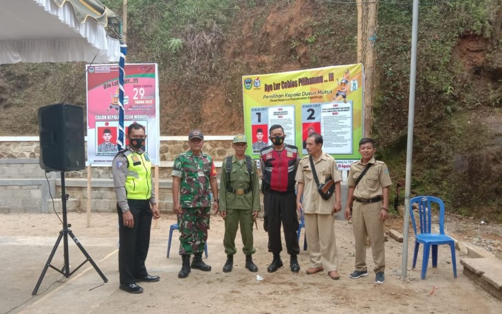 Babinsa Koramil 0801/07 Ngadirojo saat Lakukan Pengamanan