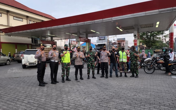 Kapolres Blitar Kota dan Dandim 0808 saat Cek Ketersediaan BBM di SPBU, Pastikan Stok dan Distribusi Aman