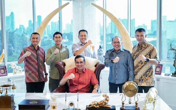 Bamsoet saat menerima kunjungan silahturahmi Danjen Kopassus Brigjen TNI Iwan Setiawan, di Jakarta, Selasa (26/4/22).