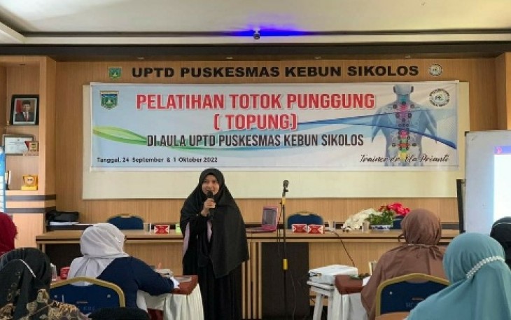 Puskesmas Kebun Sikolos saat Gelar Pelatihan Terapi Totok Punggung 