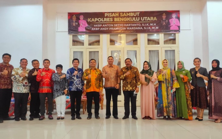 Pemkab Bengkulu Utara gelar acara pisah sambut antara Kapolres Bengkulu Utara yang lama AKBP Anton Setyo Hartanto, S.I.K, M.H dan Kapolres Bengkulu Utara yang baru AKBP Andy Pramudya Wardana, S.I.K, M.M di gedung Balai Daerah Kabupaten Bengkulu Utara