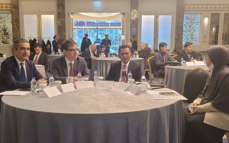 Gubernur Ansar saat berada di Ballroom Dedeman Hotel, Istanbul, Senin (17/10)