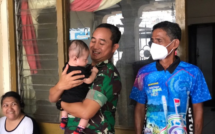 Dandim 1310/Bitung saatSambangi Anak Asuh Stunting dan Berikan Bantuan