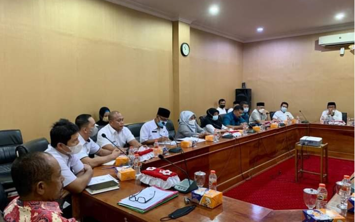 Rapat Dengar Pendapat Pembuatan Sertifikat Rumdin Guru yang Terhambat