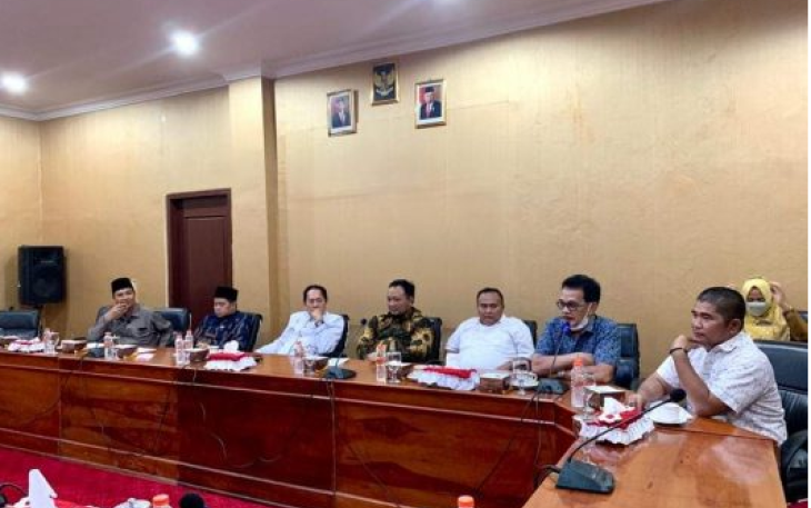 Komisi II saat rapat