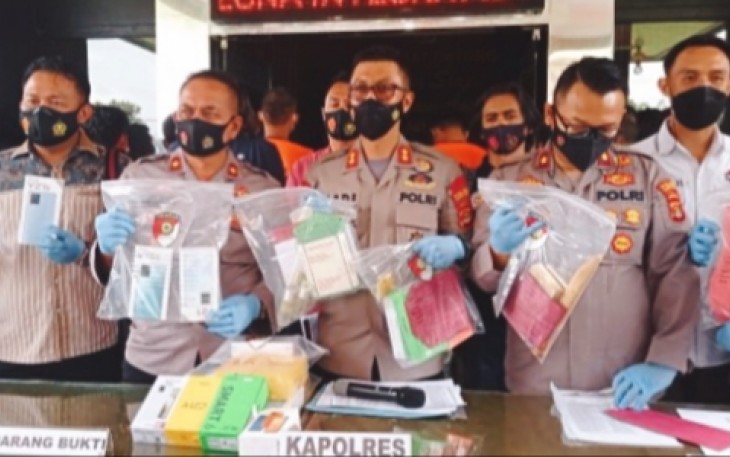 Polres Lambar Gelar Konferensi Pers Ungkap Kasus Pencabulan Anak Dibawah Umur di Pesibar