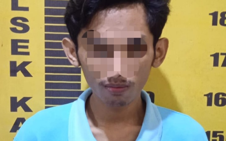 AKS (26) warga Desa Sumberingin kulon, Kecamatan Ngunut, Kabupaten Tulungagung