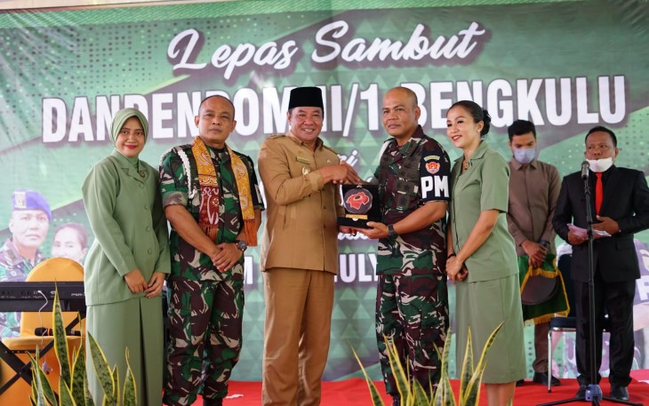 Pisah sambut Dandenpom II/I Bengkulu di Madenpom II/I, Senin (14/03/2022)