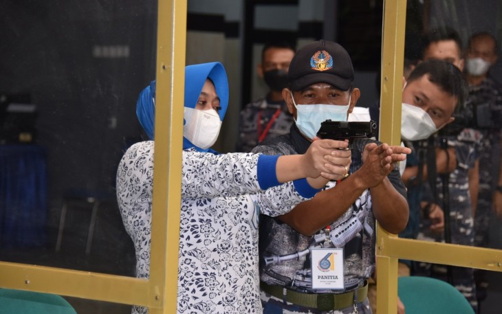 PG Jalasenastri Kolinlamil Ikut Lomba Tembak