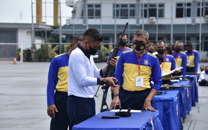 Lomba Bongkar Pasang Senjata