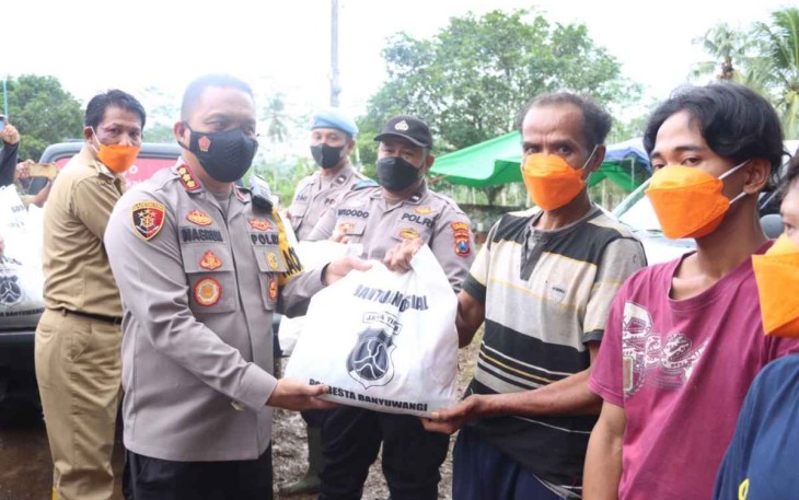 Polresta Banyuwangi Peduli Korban Banjir Pesanggaran