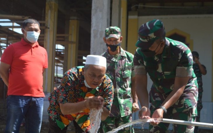 Dandim 0206/Dairi, Serahkan Hasil Kerja Sumur Bor Ke Pengurus Mesjid Agung Sidikalang