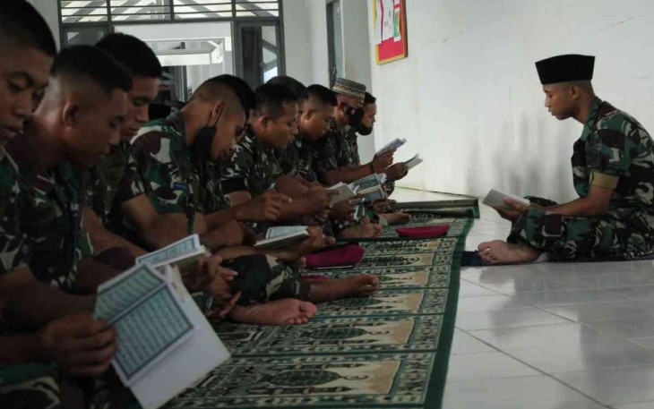 TNI AL Berduka, Prajurit Goura Victoria Laksanakan Sholat Ghaib dan Do'a Bersama