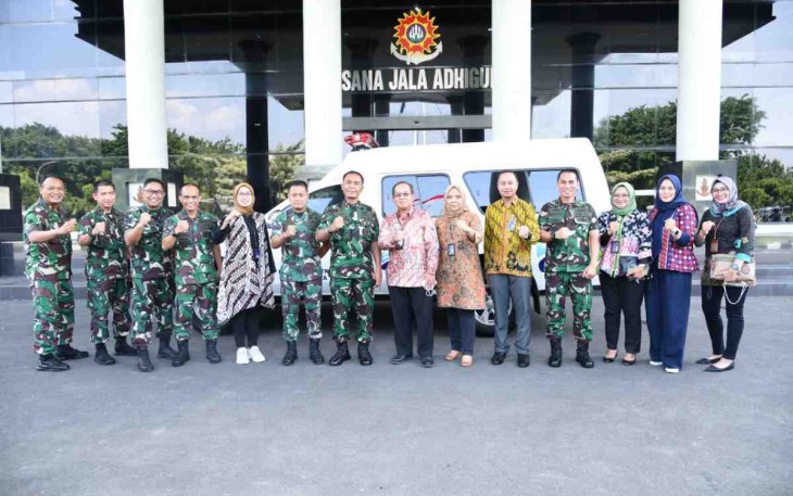 Kodiklatal Terima Hibah Mobil Ambulance Progam CSR BRI Peduli