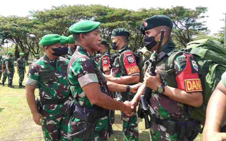 Terima Penugasan Yonif 136/TS, Pangdam Kasuari Harapkan Totalitas Prajurit Dalam Tugas   