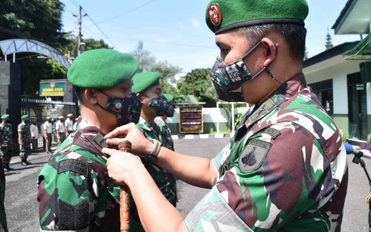 Upacara Kenaikan Pangkat dan Wisuda Purna Tugas