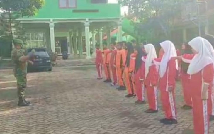 Materi Wasbang dan PBB Siswa-Siswi SMPN 1 Padas